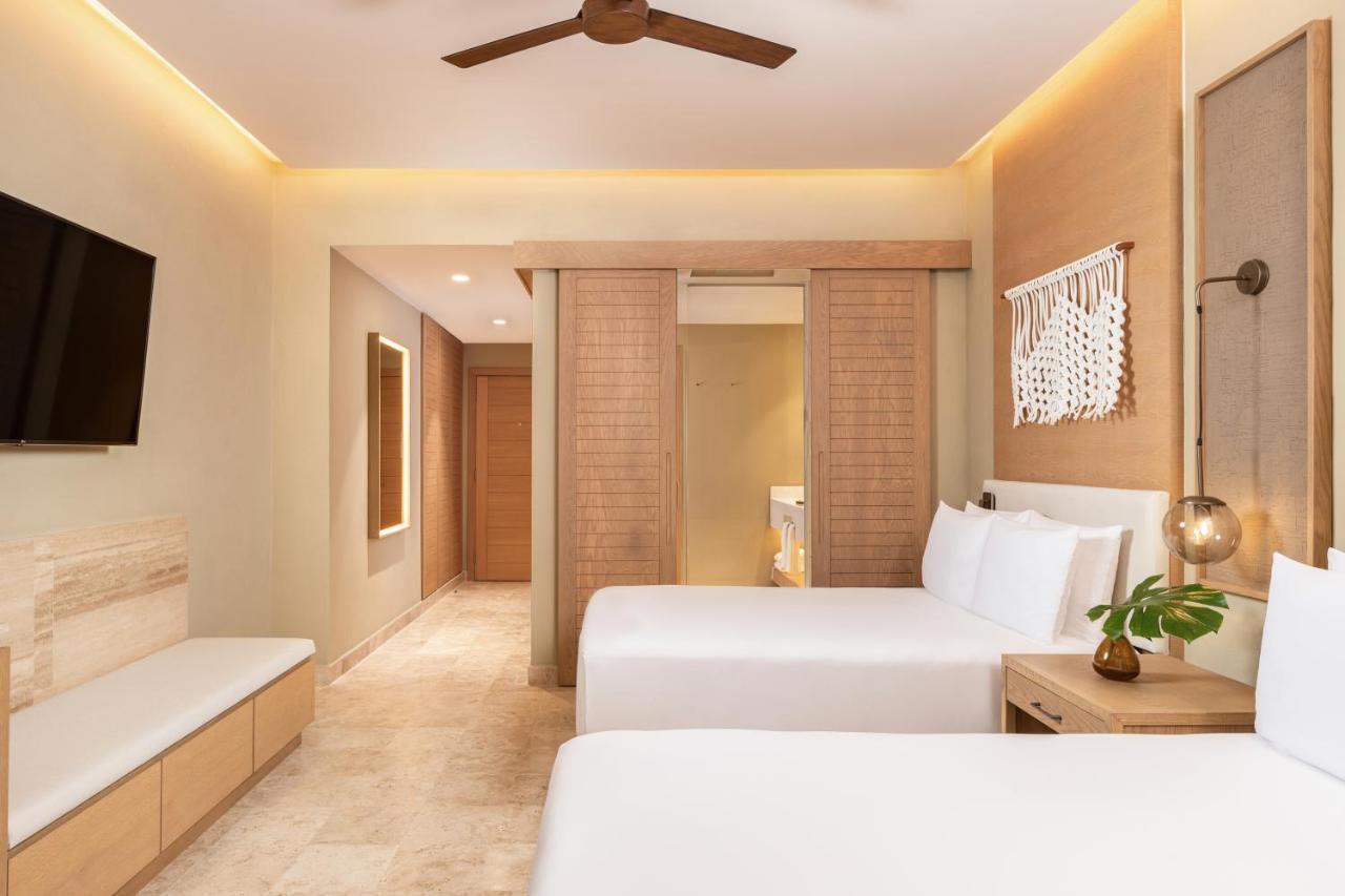 Suite Doble Junior con vistas tropicales